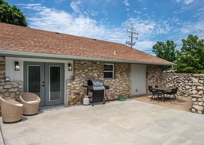 Modern Retreat In The Heart Of With Garage * Tulsa